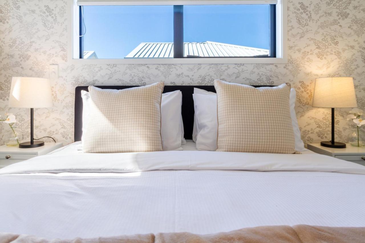 Beachside Bliss: 1 Bed 1 Bath Christchurch Exteriör bild