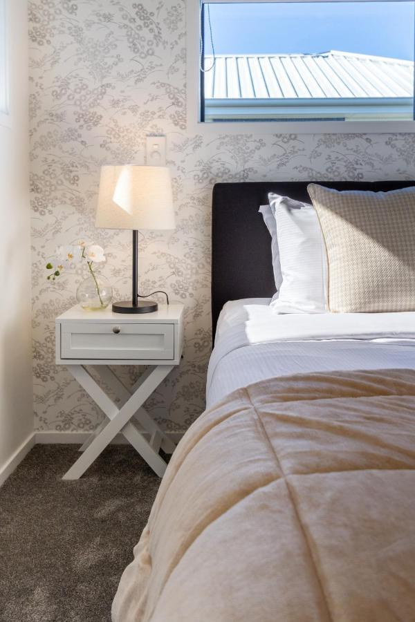 Beachside Bliss: 1 Bed 1 Bath Christchurch Exteriör bild