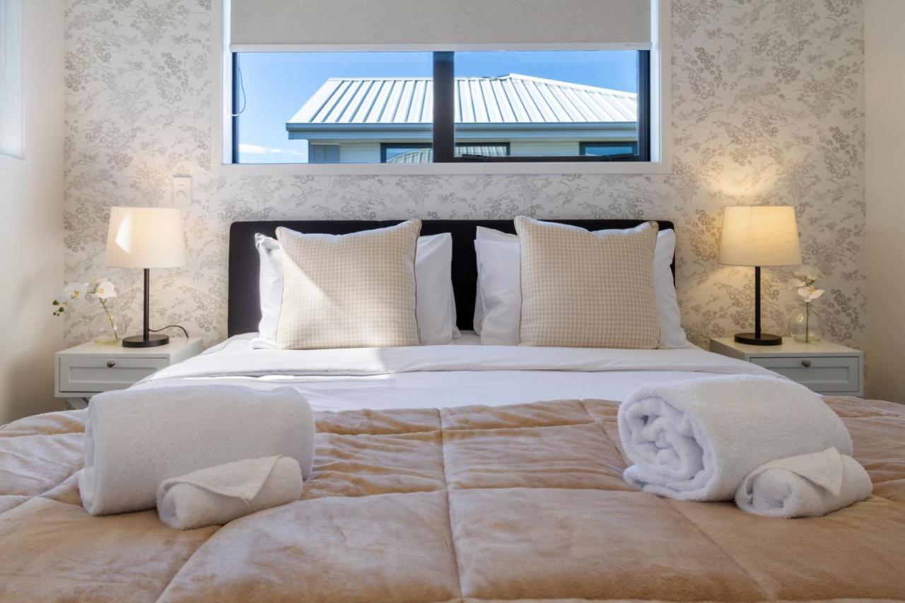 Beachside Bliss: 1 Bed 1 Bath Christchurch Exteriör bild