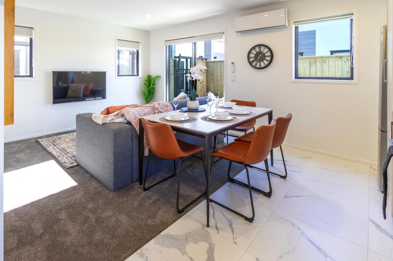 Beachside Bliss: 1 Bed 1 Bath Christchurch Exteriör bild