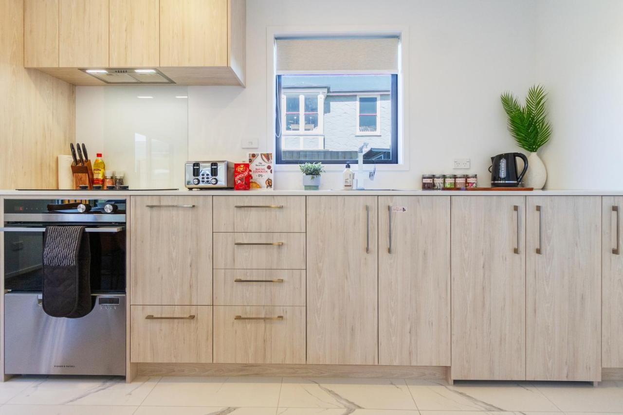 Beachside Bliss: 1 Bed 1 Bath Christchurch Exteriör bild